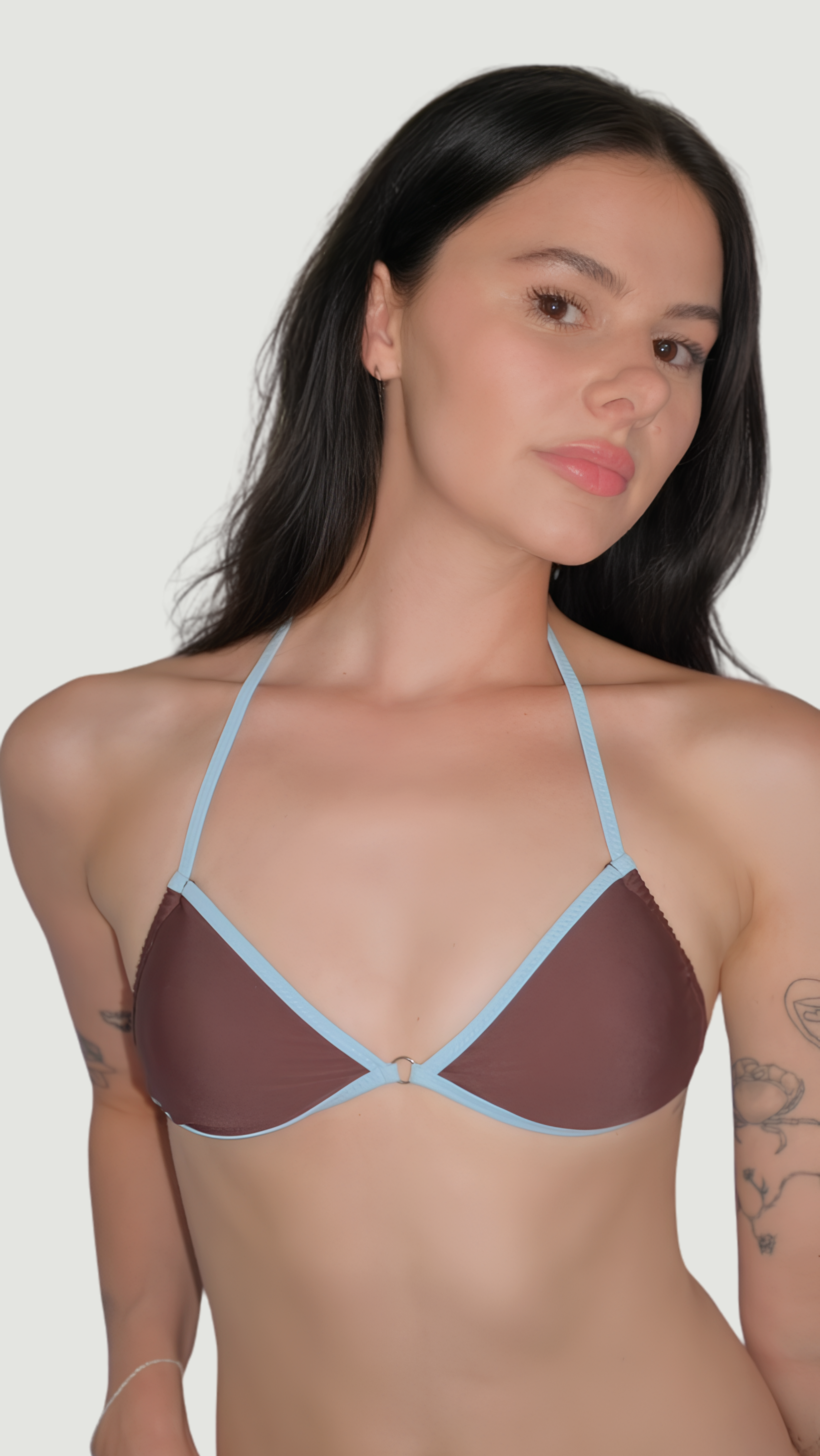 the flora top - dark roast & powder blue